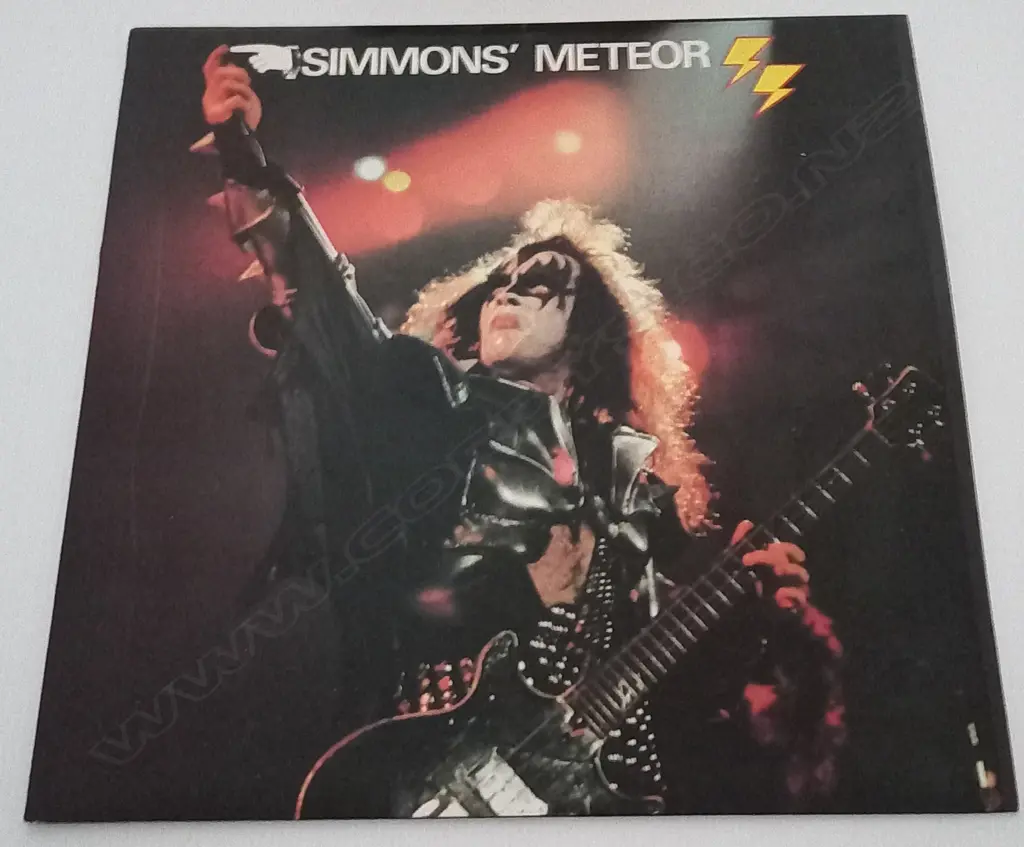 Kiss, Simmons' Meteor Image 1++